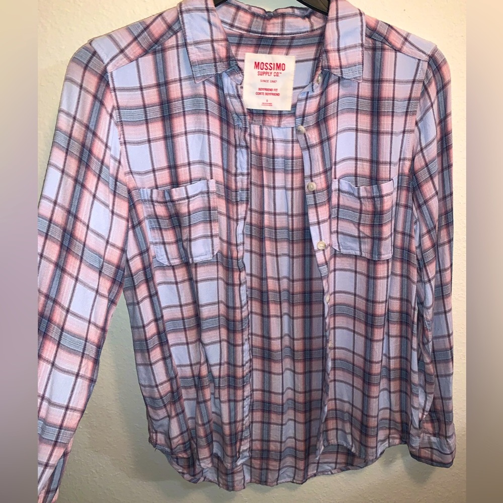 Light pink and blue flannel size small